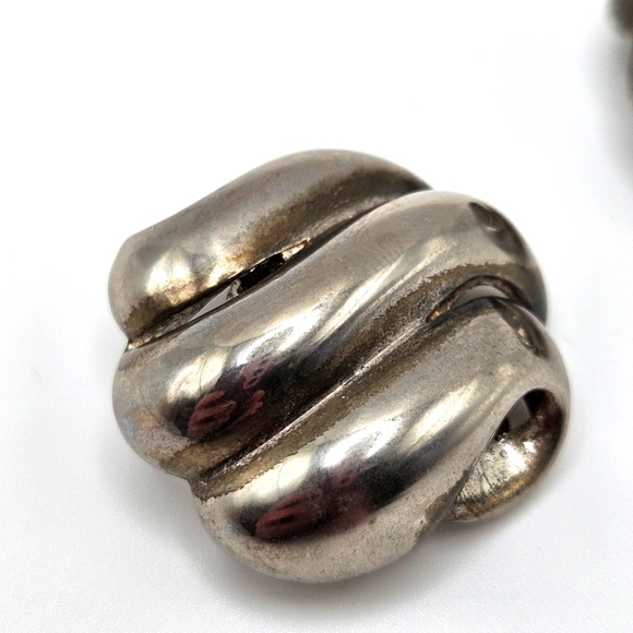 VINTAGE Erwin Pearl Silver-Tone Puffed Swirl Square Clip-On Earrings - Picture 6 of 6